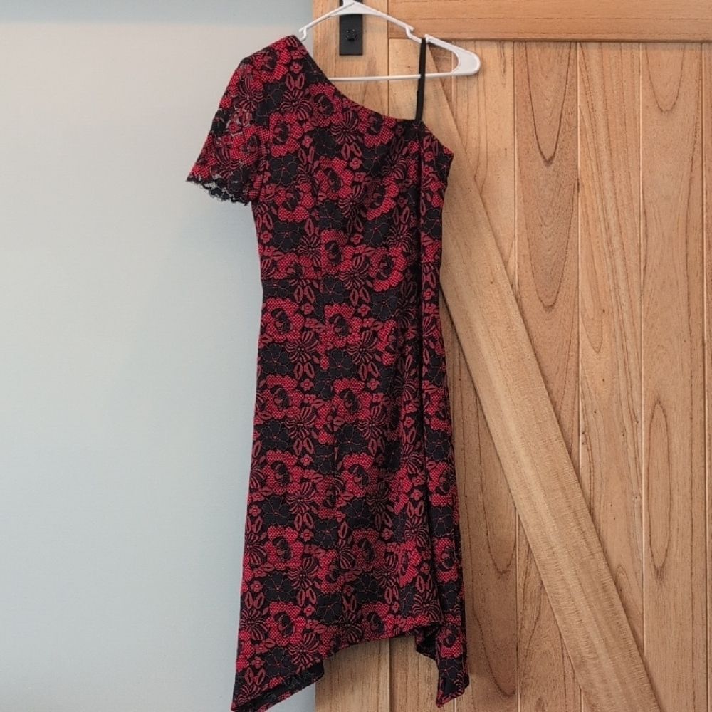 Elegant Red and Black Lace Dress